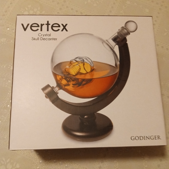🆕 Godinger Whiskey Globe Skull Decanter Vertex Crystal Glass & Wood New In Box - Picture 2 of 10